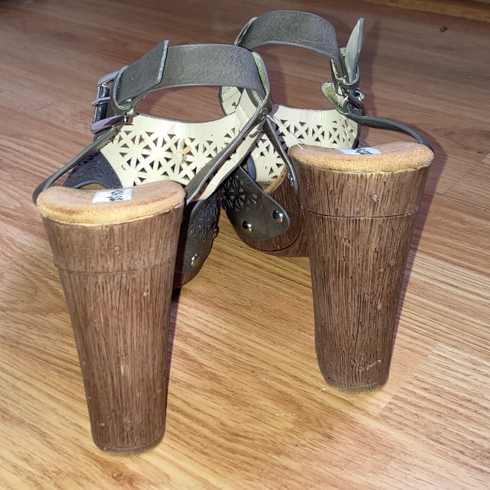 Laser Cut Faux Leather Platform Wood Style Sandal Heels by Not Rated sz 9 - Picture 6 of 9